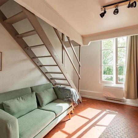 Charming Apartment In The Heart Of Versailles Exterior foto