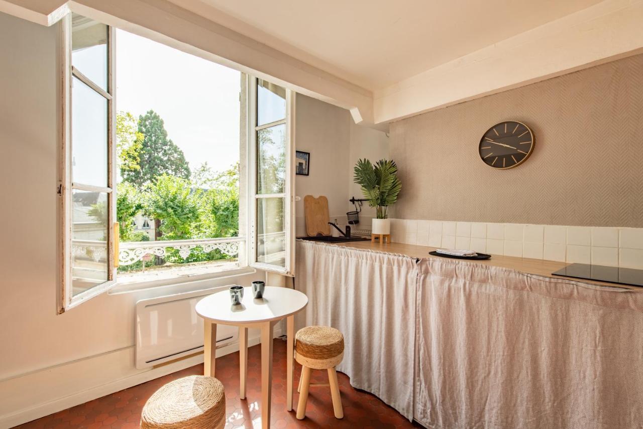 Charming Apartment In The Heart Of Versailles Exterior foto